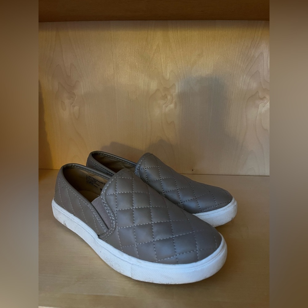 Mauve colored flats, 6.5 fits more like a 7 women’s